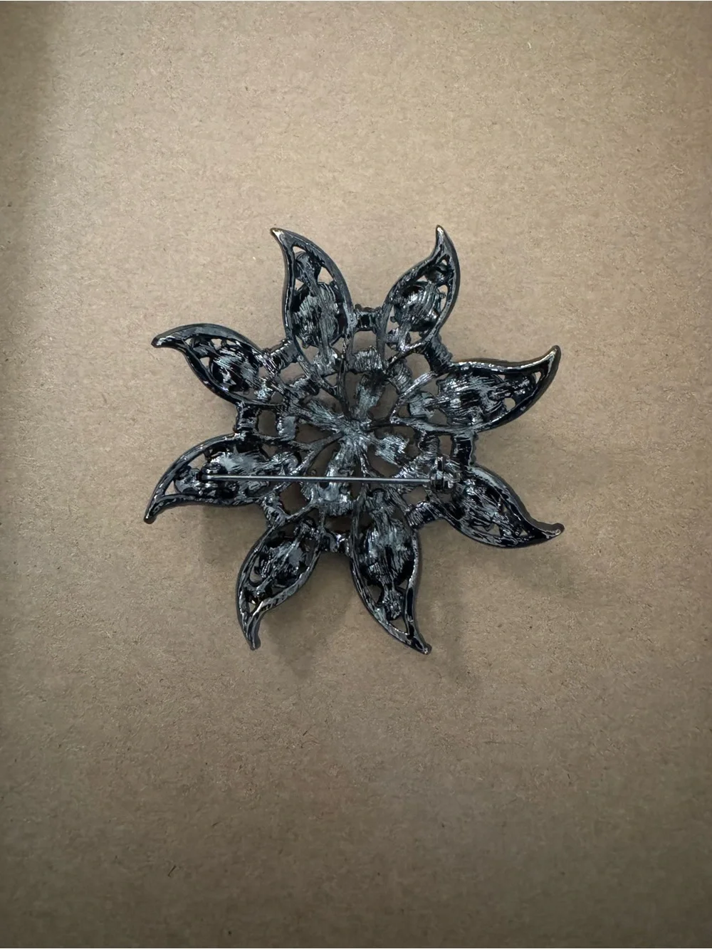 Beautiful Vintage Brooch in Pristine Condition